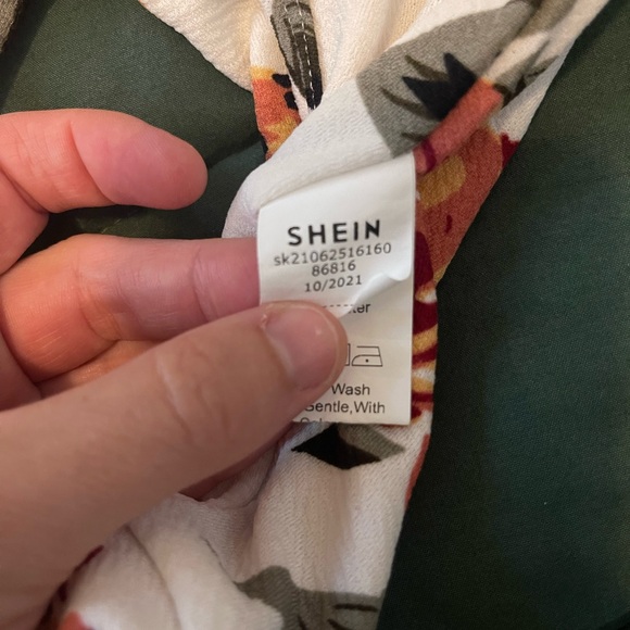 SHEIN size 4-6 month floral outfit with bow/head wrap - Picture 2 of 3